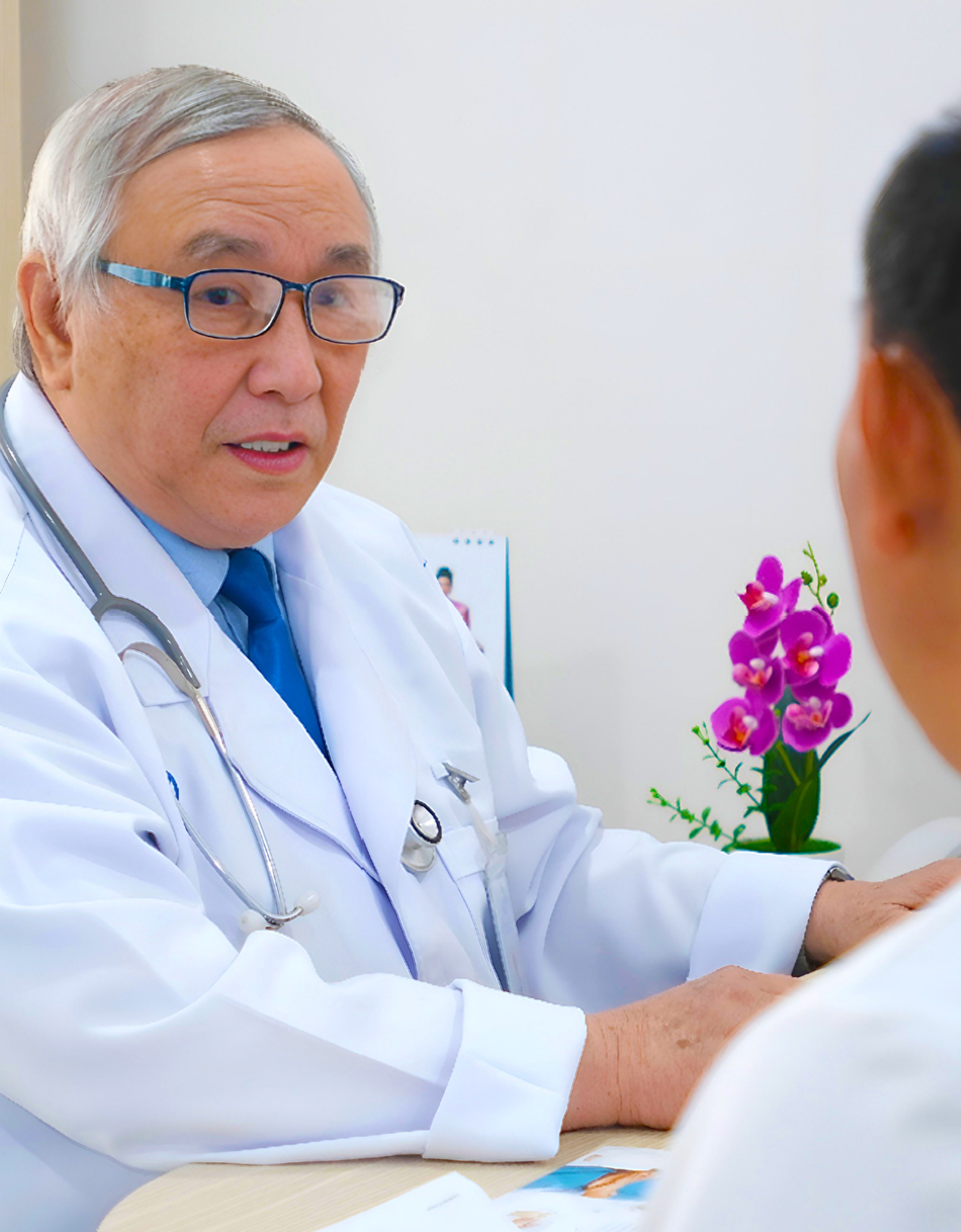 Bác sĩ tư vấn cho bệnh nhân